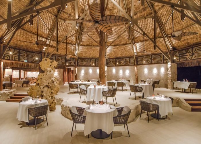 subtiles-tahiti-tikehau-hôtel-le-tikehau-by-pearl-resorts-5©le-tikehau-by-pearl-resorts Hôtel Le Tikehau by Pearl Resorts 4*- intérieur du restaurant Pohero.