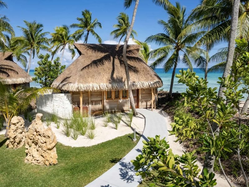 Hôtel Le Tikehau by Pearl Resorts 4* - vue aérienne d'un Bungalow Plage côté jardin.